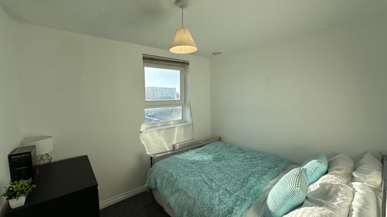 Lux Livin' - Luxury 2 Bed With Free Parking Apartamento